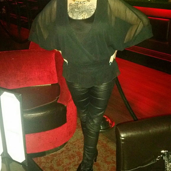 Meet your Posher, Renee - Picture 3 of 3